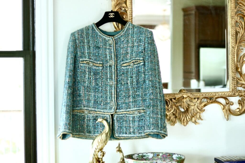THE CHARACTERISTICS OF A CHANEL JACKET — KERN1 STORE